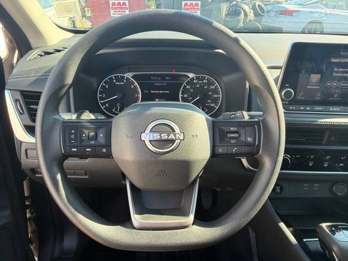 Used 2025 Nissan Rogue S AWD/4WD image 8