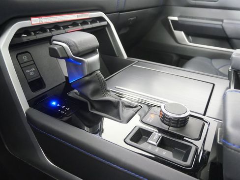 Used 2025 Toyota Sequoia Platinum image 31