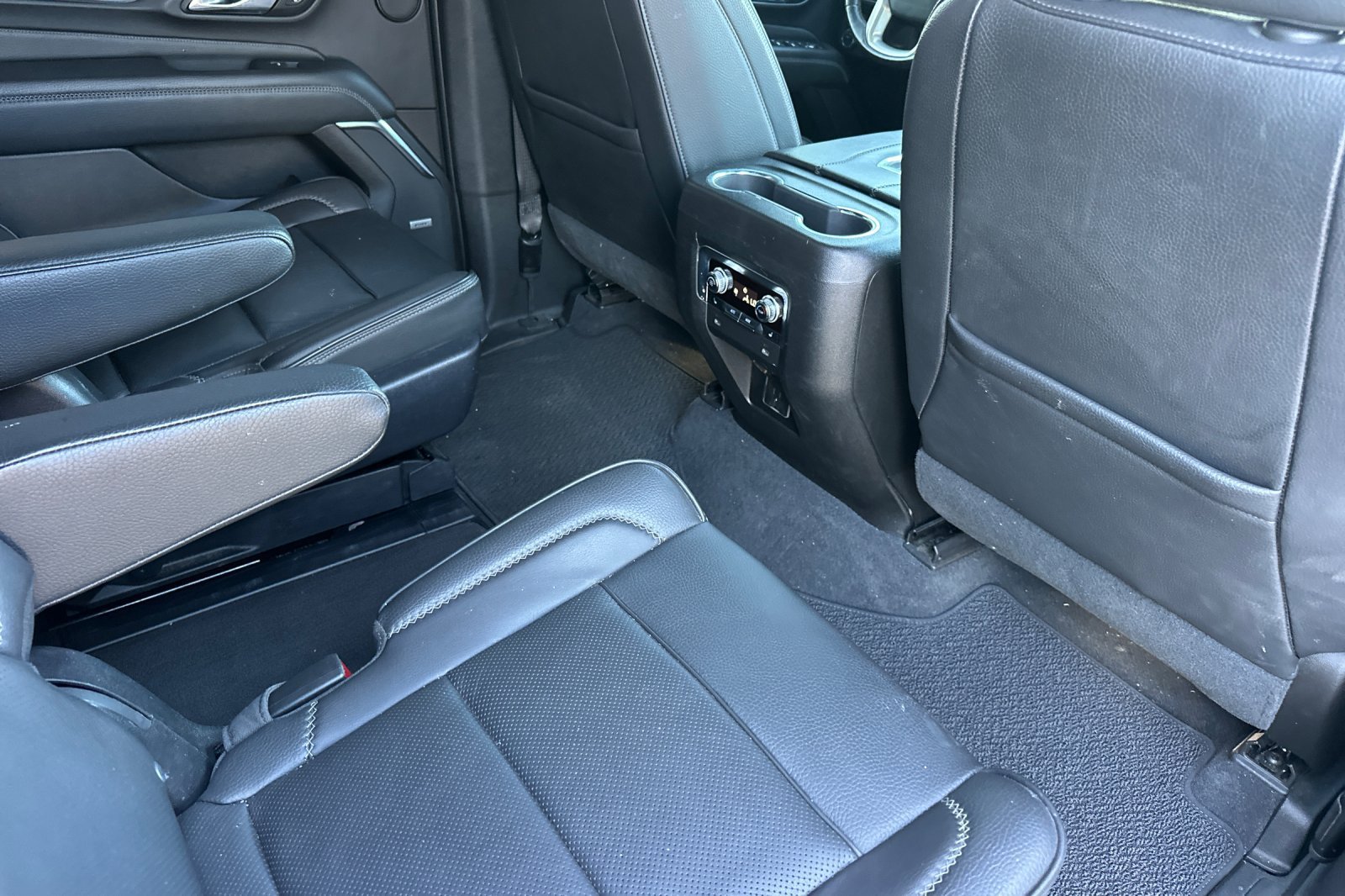 Used 2021 GMC Yukon Denali AWD/4WD image 18