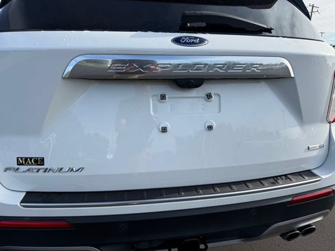 Used 2020 Ford Explorer Platinum w/ Premium Technology Package AWD/4WD image 7