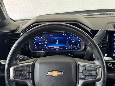 Used 2023 Chevrolet Silverado 1500 LT AWD/4WD image 34