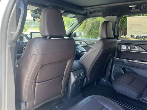 New 2026 Ford Explorer Platinum RWD image 18