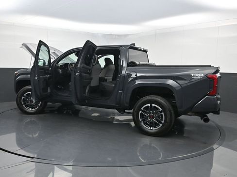 Used 2024 Toyota Tacoma TRD Sport AWD/4WD image 37