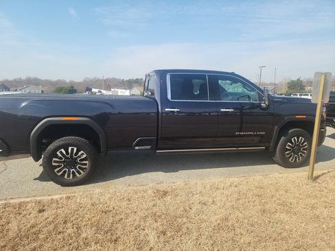 Used 2024 GMC Sierra 2500 Denali Ultimate image 10