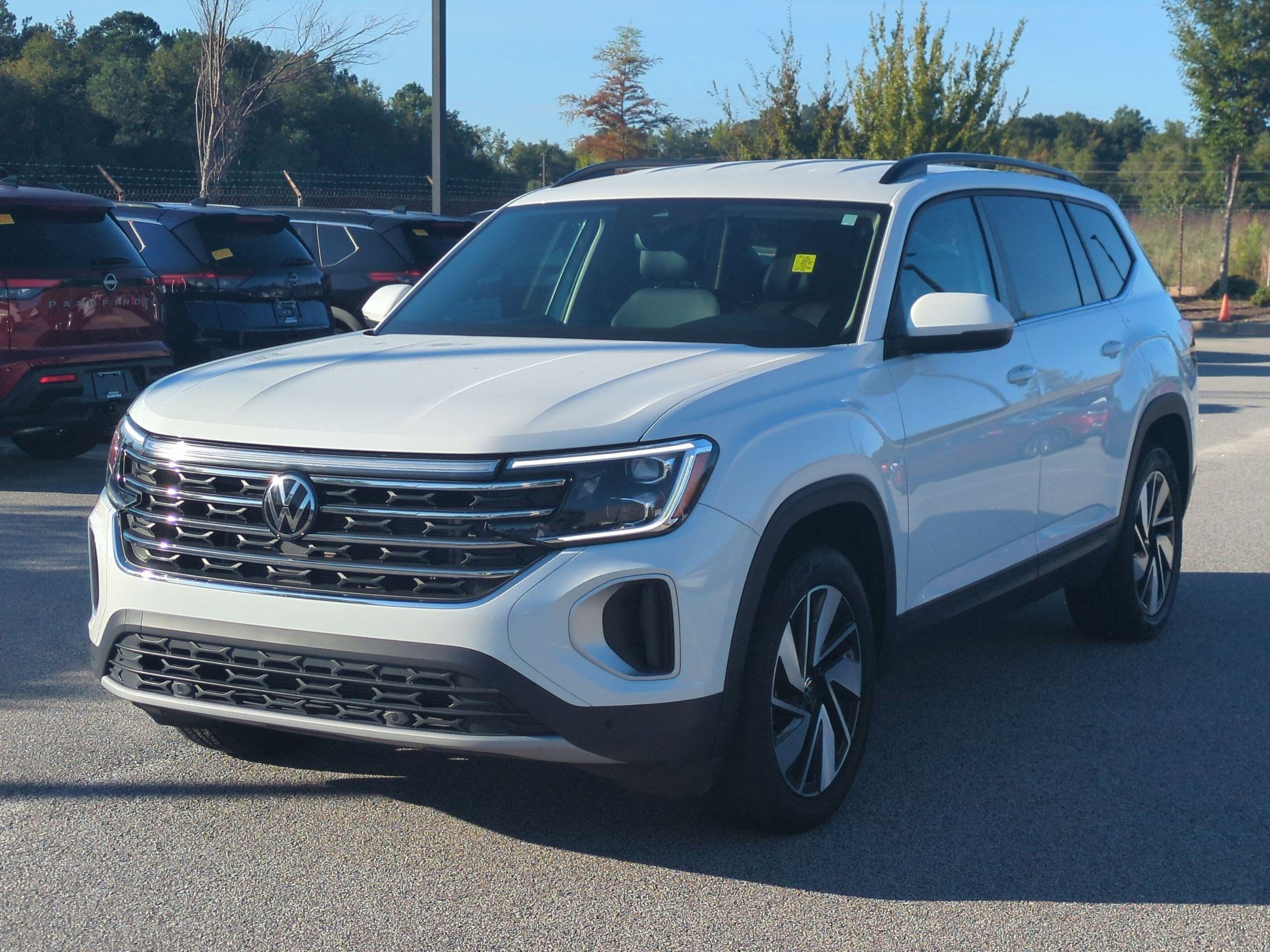Used 2025 Volkswagen Atlas SE FWD image 8