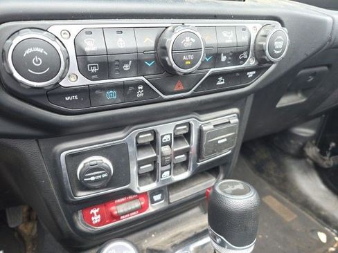Used 2023 Jeep Wrangler Unlimited Rubicon 4xe w/ Cold Weather Group AWD/4WD image 22