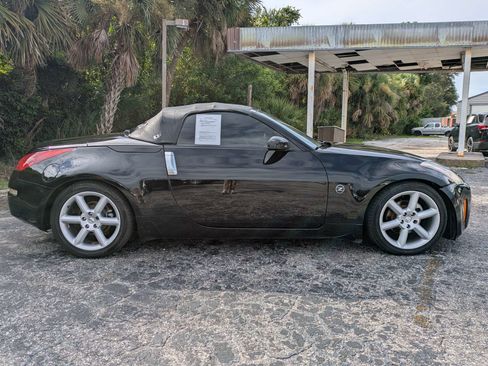 Used 2004 Nissan 350Z Touring RWD image 4