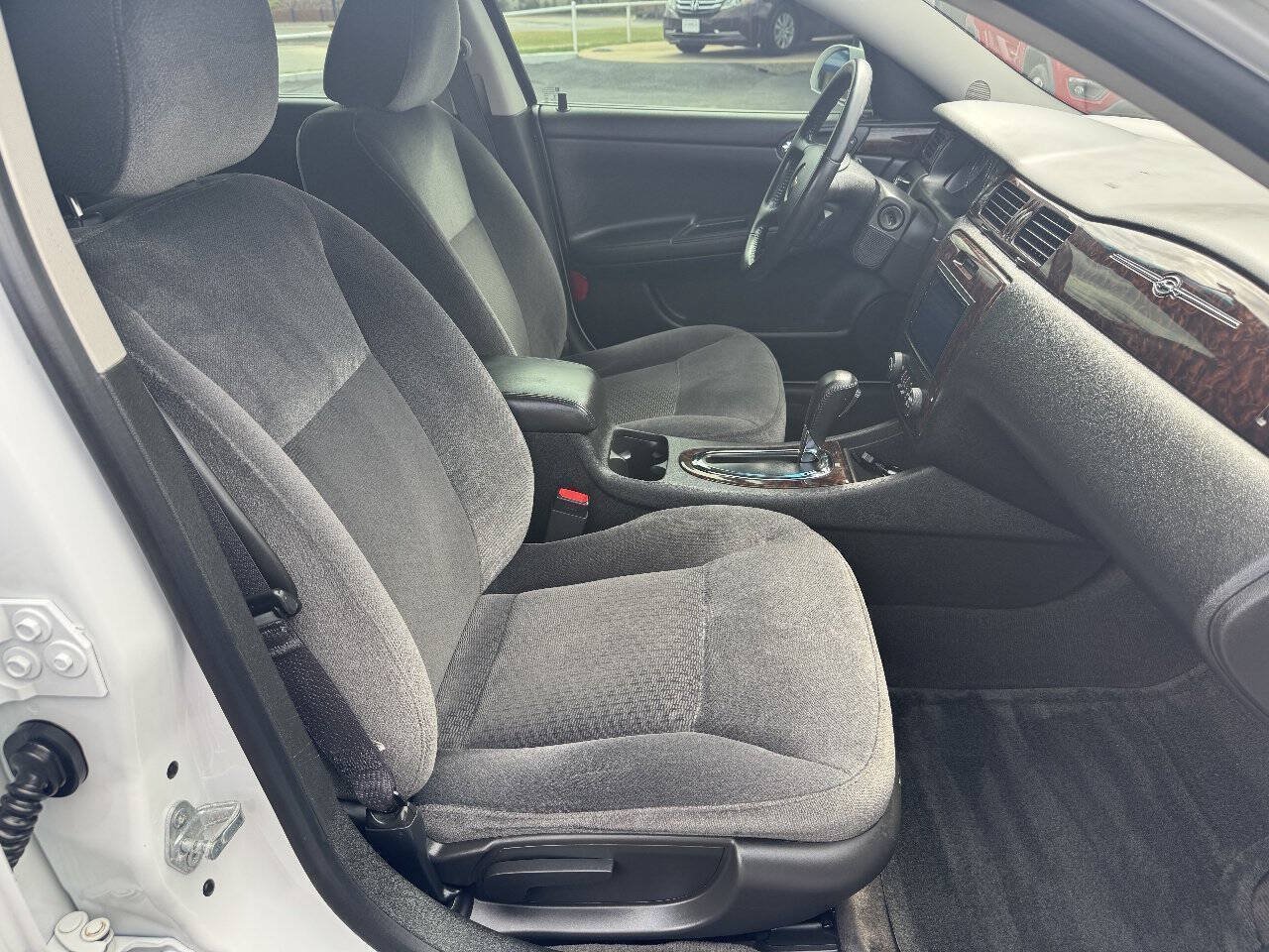 Used 2014 Chevrolet Impala LT w/ LT Sunroof Package FWD image 19