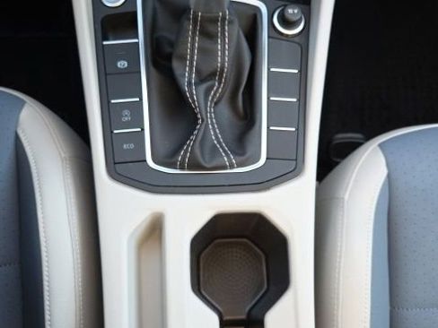 Used 2025 Volkswagen Jetta SE image 17