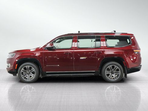 Used 2022 Jeep Wagoneer Series III w/ Convenience Group I AWD/4WD image 2