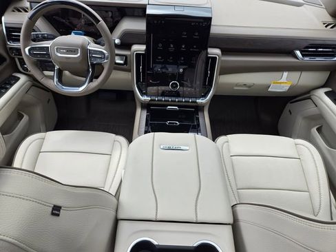 New 2026 GMC Yukon XL Denali w/ Denali Reserve Package AWD/4WD image 8