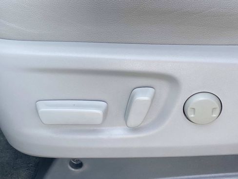 Used 2017 Toyota Sienna XLE w/ XLE Navigation Package FWD image 20