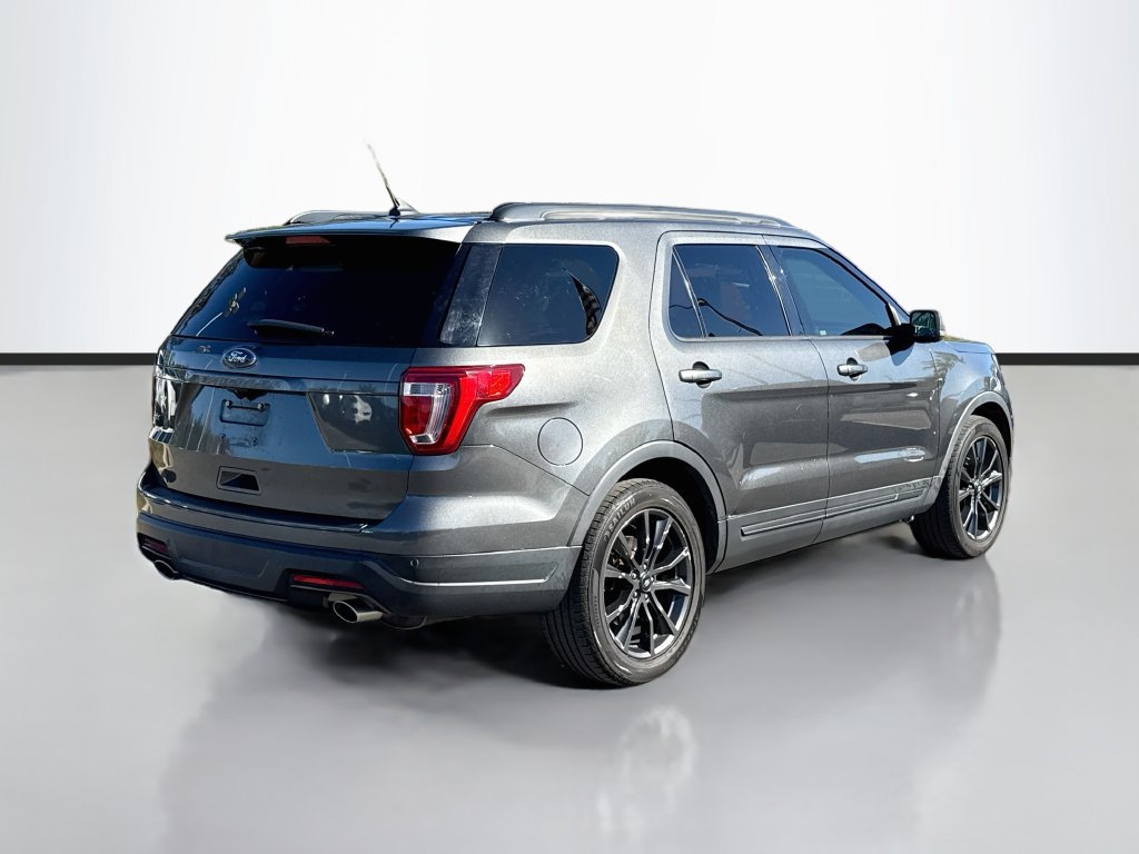 Used 2018 Ford Explorer XLT w/ Equipment Group 202A FWD image 7