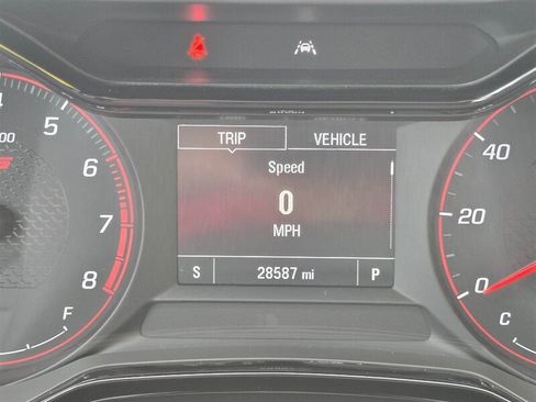 Used 2024 Chevrolet Trax RS w/ Driver Confidence Package FWD image 5