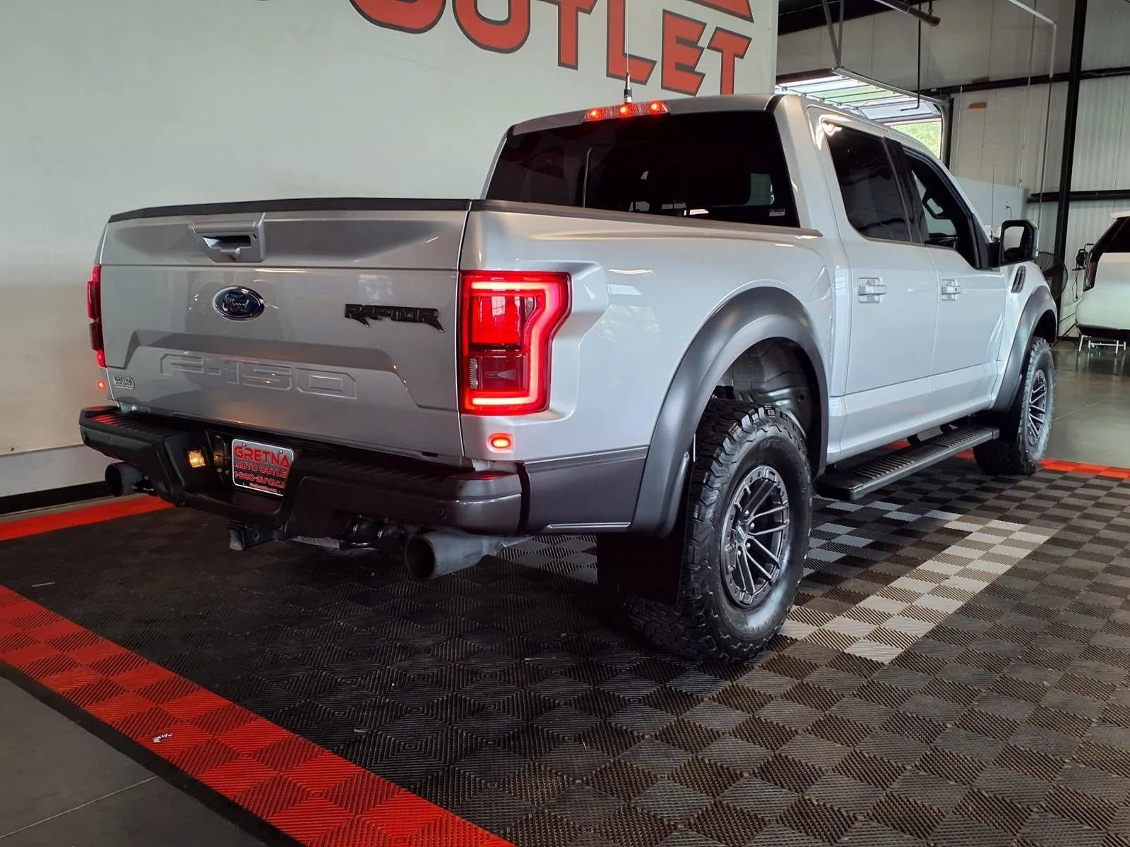 Used 2019 Ford F150 Raptor w/ Equipment Group 802A Luxury AWD/4WD image 7