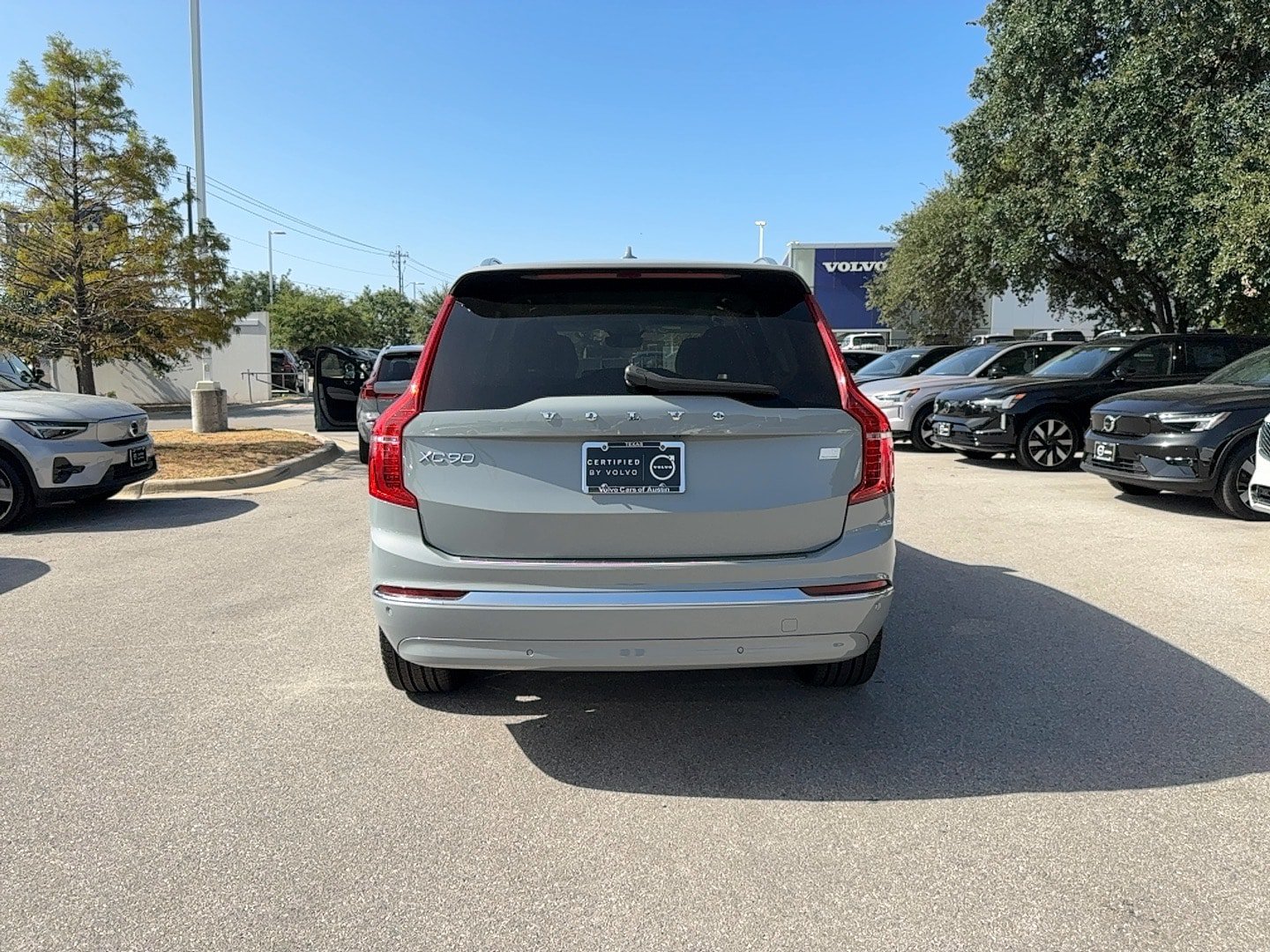 Certified 2024 Volvo XC90 T8 Plus w/ Protection Package Premier AWD/4WD image 5