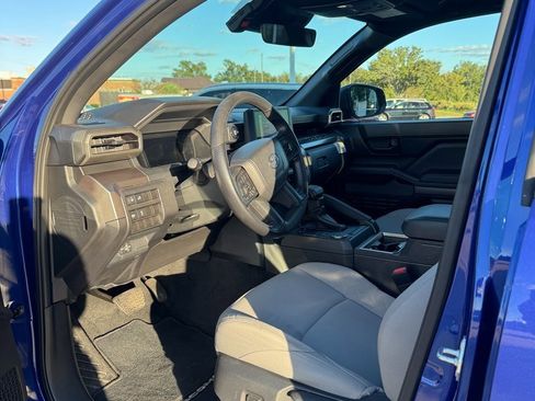 Used 2025 Toyota Tacoma SR5 image 8