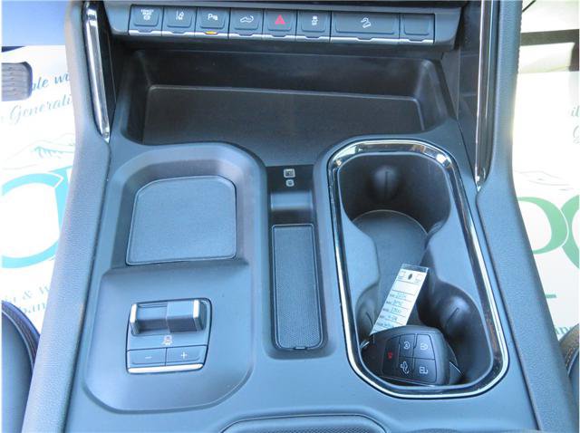 Used 2024 GMC Sierra 2500 AT4 w/ AT4 Premium Plus Package AWD/4WD image 9