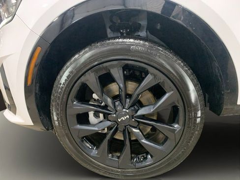 Used 2023 Kia Sorento SX image 28