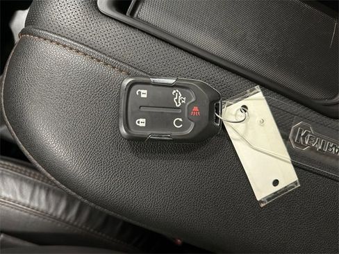 Used 2022 GMC Sierra 3500 AT4 w/ AT4 Preferred Package image 34