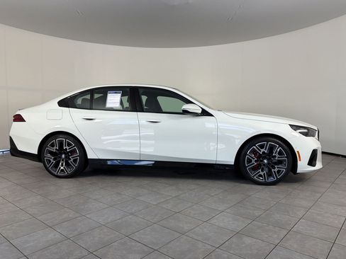 Used 2026 BMW i5 eDrive40 w/ Executive Package AWD/4WD image 8