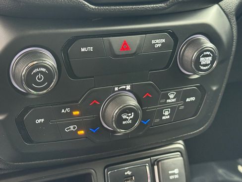 Used 2020 Jeep Renegade Altitude image 20