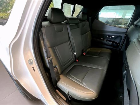 Used 2023 Hyundai Santa Cruz Limited w/ Winter Package image 19