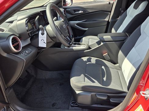 New 2026 Chevrolet Trax RS w/ Sunroof Package FWD image 14