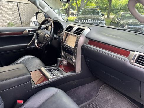 Used 2016 Lexus GX 460 w/ Premium Package AWD/4WD image 9