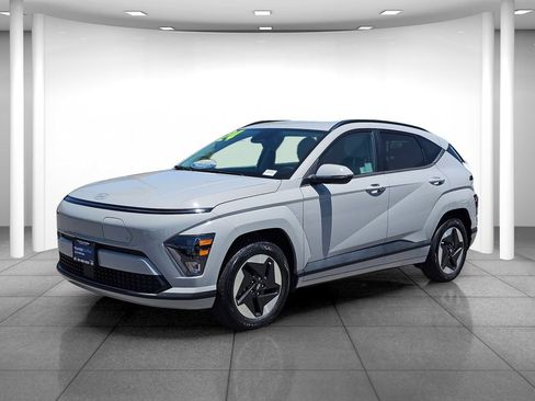 Certified 2024 Hyundai Kona SEL FWD image 3
