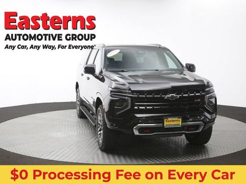 Used 2025 Chevrolet Suburban Z71 AWD/4WD image 56