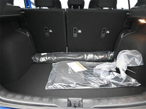 New 2025 Nissan Kicks Play S image 23