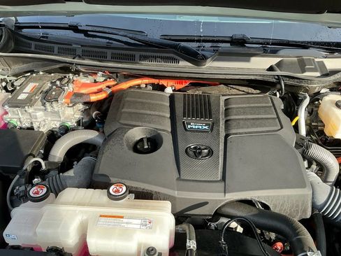 Used 2024 Toyota Tundra Limited image 25