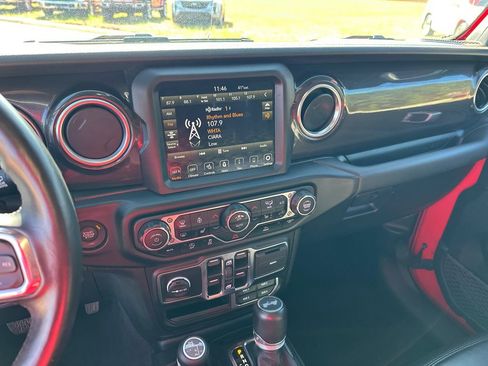 Used 2022 Jeep Wrangler Unlimited Sahara image 28