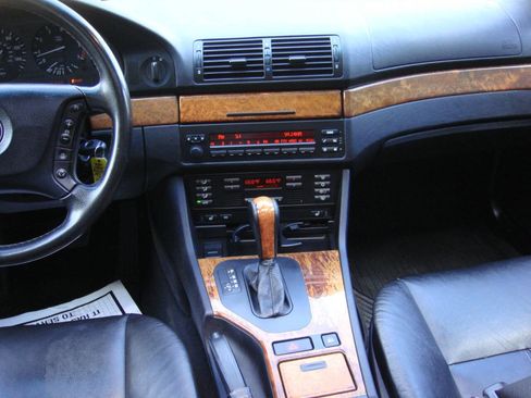 Used 2002 BMW 530i Sedan image 15