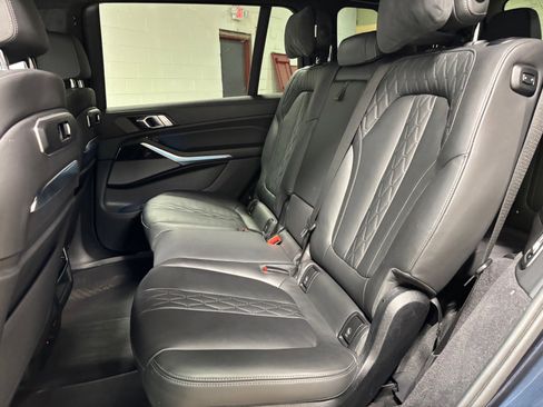 Used 2024 BMW X7 xDrive40i w/ Executive Package AWD/4WD image 29
