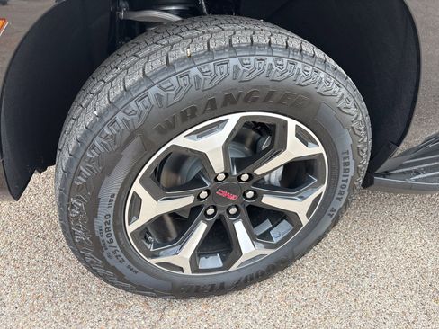 New 2026 GMC Yukon XL AT4 w/ Premium Trailering Package image 32