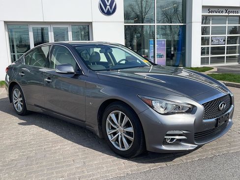 Used 2015 INFINITI Q50 2.0t w/ Moonroof Package image 3