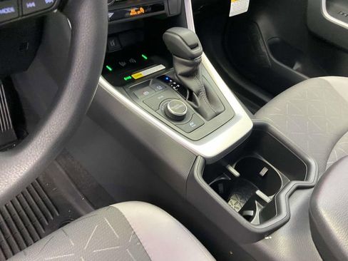 Used 2025 Toyota RAV4 XLE image 22