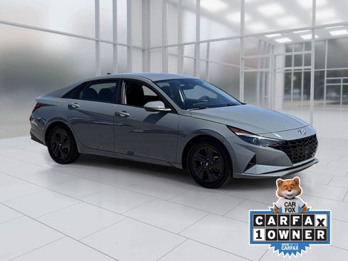 Used 2022 Hyundai Elantra SEL FWD image 8