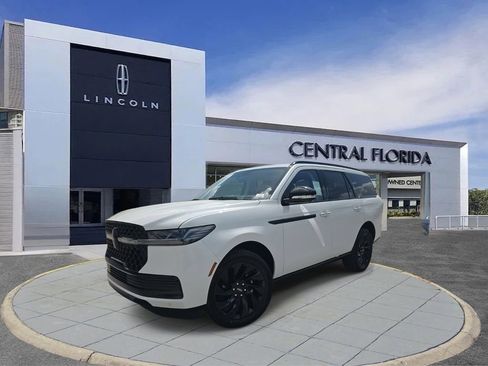 New 2026 Lincoln Navigator Reserve w/ Jet Appearance Package AWD/4WD image 26