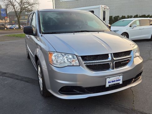 Used 2017 Dodge Grand Caravan SE w/ Power Window Group image 4