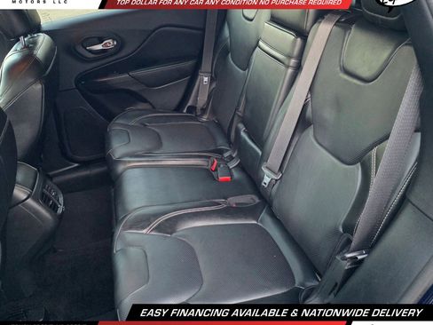 Used 2015 Jeep Cherokee Limited w/ Luxury Group FWD image 12