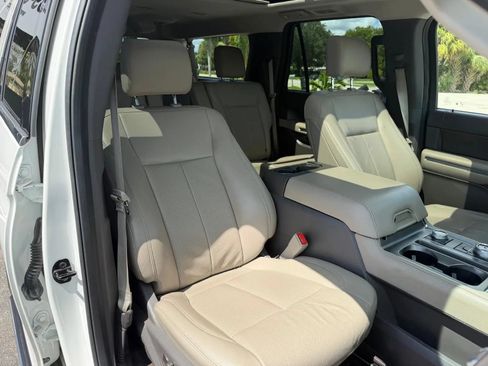 Used 2020 Ford Expedition Max XLT w/ Equipment Group 202A AWD/4WD image 27