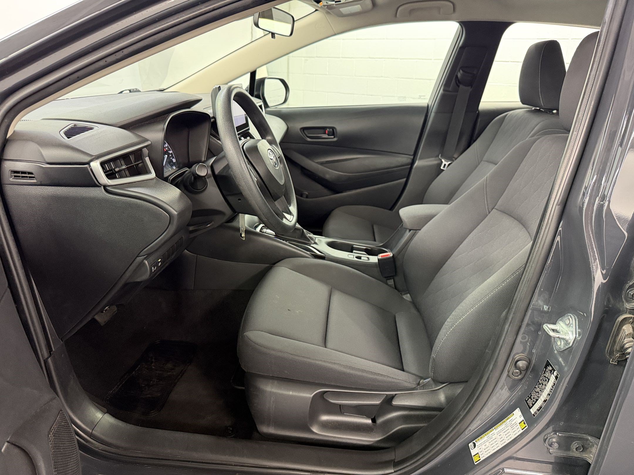 Used 2024 Toyota Corolla LE FWD image 5