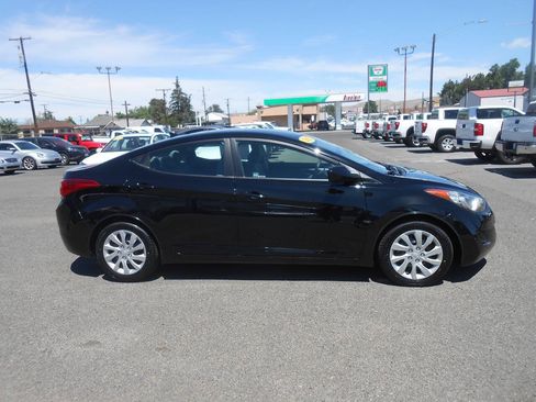 Used 2012 Hyundai Elantra GLS FWD image 2