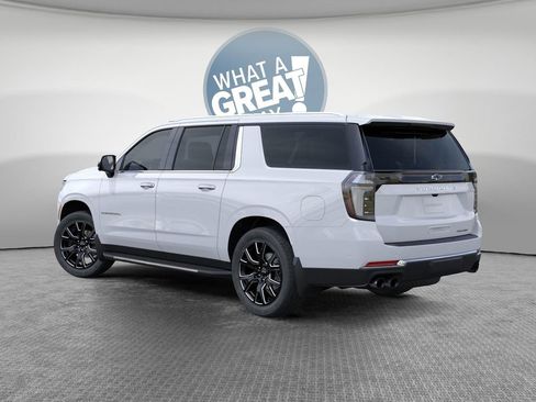 New 2026 Chevrolet Suburban Premier AWD/4WD image 3