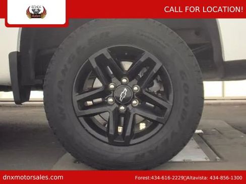 Used 2021 Chevrolet Silverado 1500 LT Trail Boss w/ Convenience Package II image 12