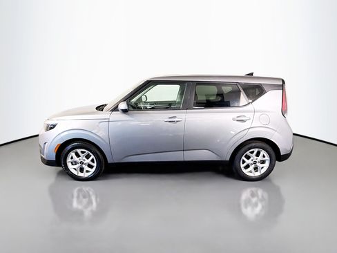 Used 2023 Kia Soul LX w/ Option Group 015 FWD image 6