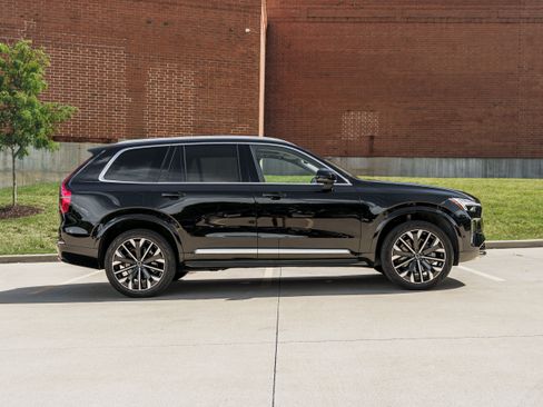 Used 2026 Volvo XC90 B6 Ultra AWD/4WD image 3